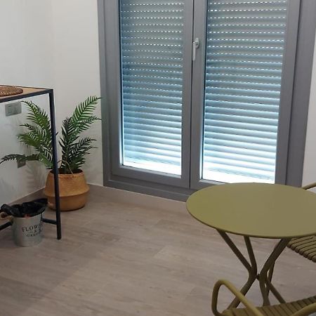 Stone House Rooms ปอร์ริญโญ ภายนอก รูปภาพ